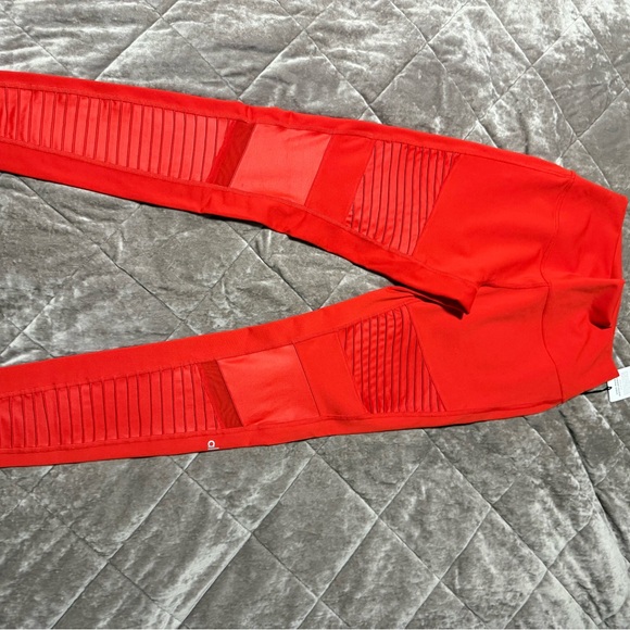 ALO Yoga Pants - ALO Yoga Vibrant Red Leggings